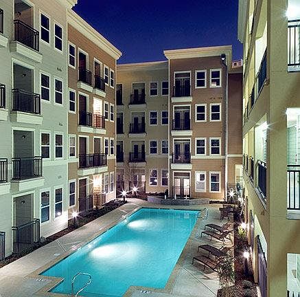 Pool/Grilling Area