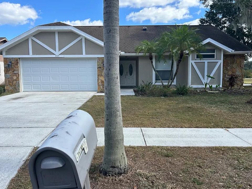 1st image of 2820 Manor Hill Dr