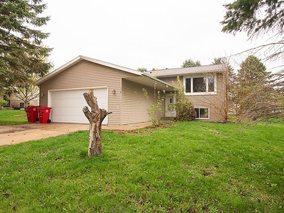 1st image of 739 41st Ave NW
