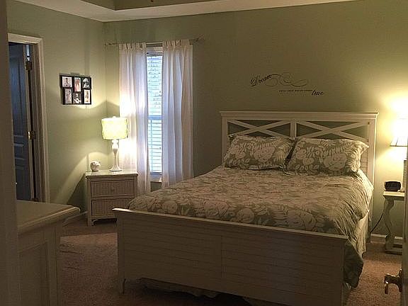 Master bedroom, trey ceiling