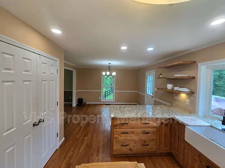 5712 John Barton Payne Rd — Photo 13