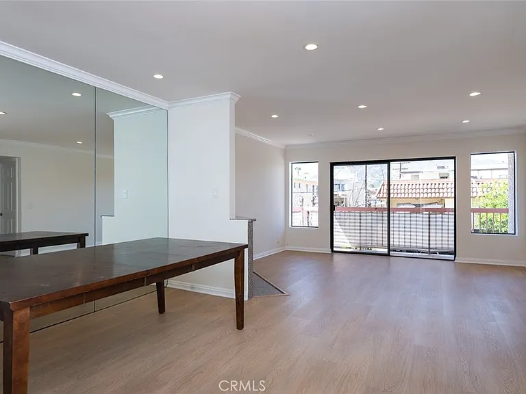 345 N Jackson St #205 — Photo 7