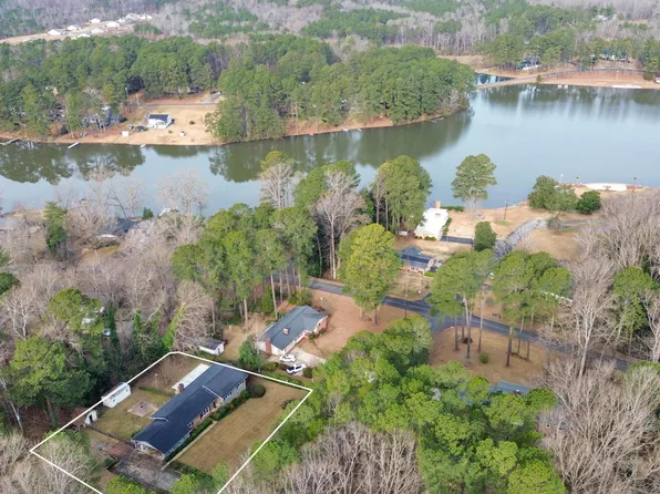 1104 Oldham Lake Rd, Sanford, NC 27330