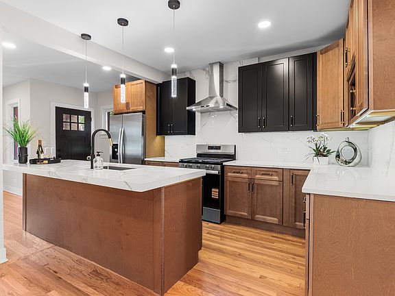 5th image of 4256 N Monitor Ave