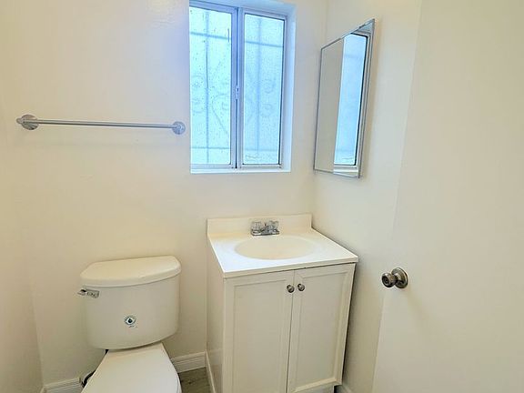 5th image of 11645 S Figueroa St Unit 3