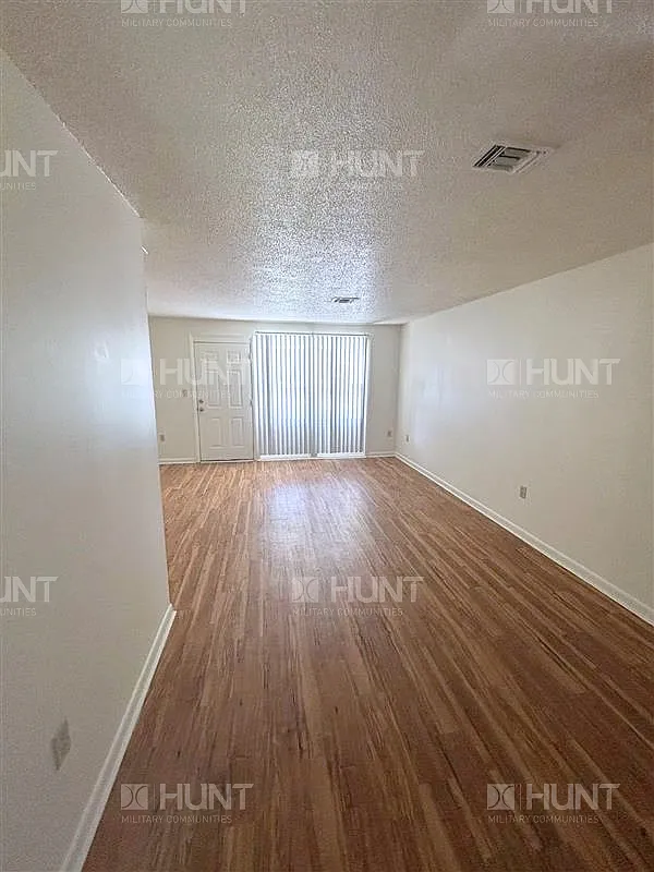 4 bed, 1263 sqft, $1,850 — Photo 2