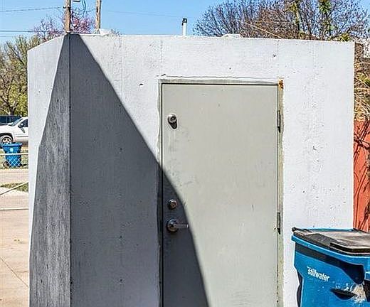 Storm shelter