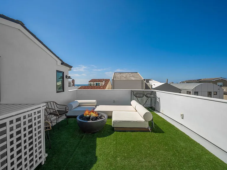 3940 Seashore Dr — Photo 46