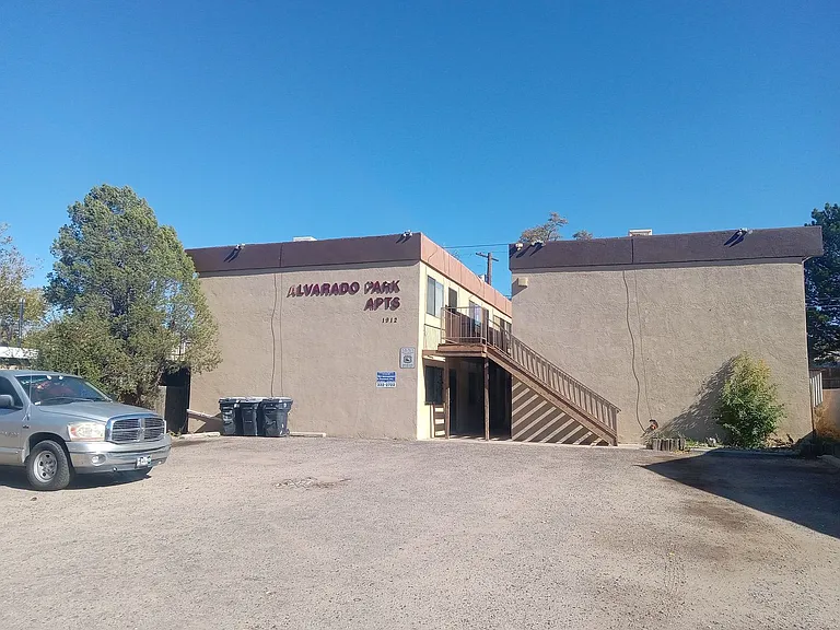 1912 Alvarado Dr NE #A-J — Photo 10