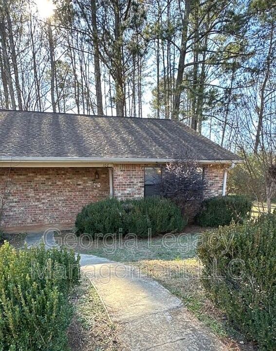 1st image of 106-2 Oak Park Ct
