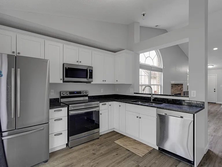 5709 Eden Village Dr — Photo 6