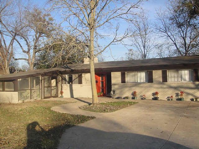 1st image of 9740 Cloister Dr