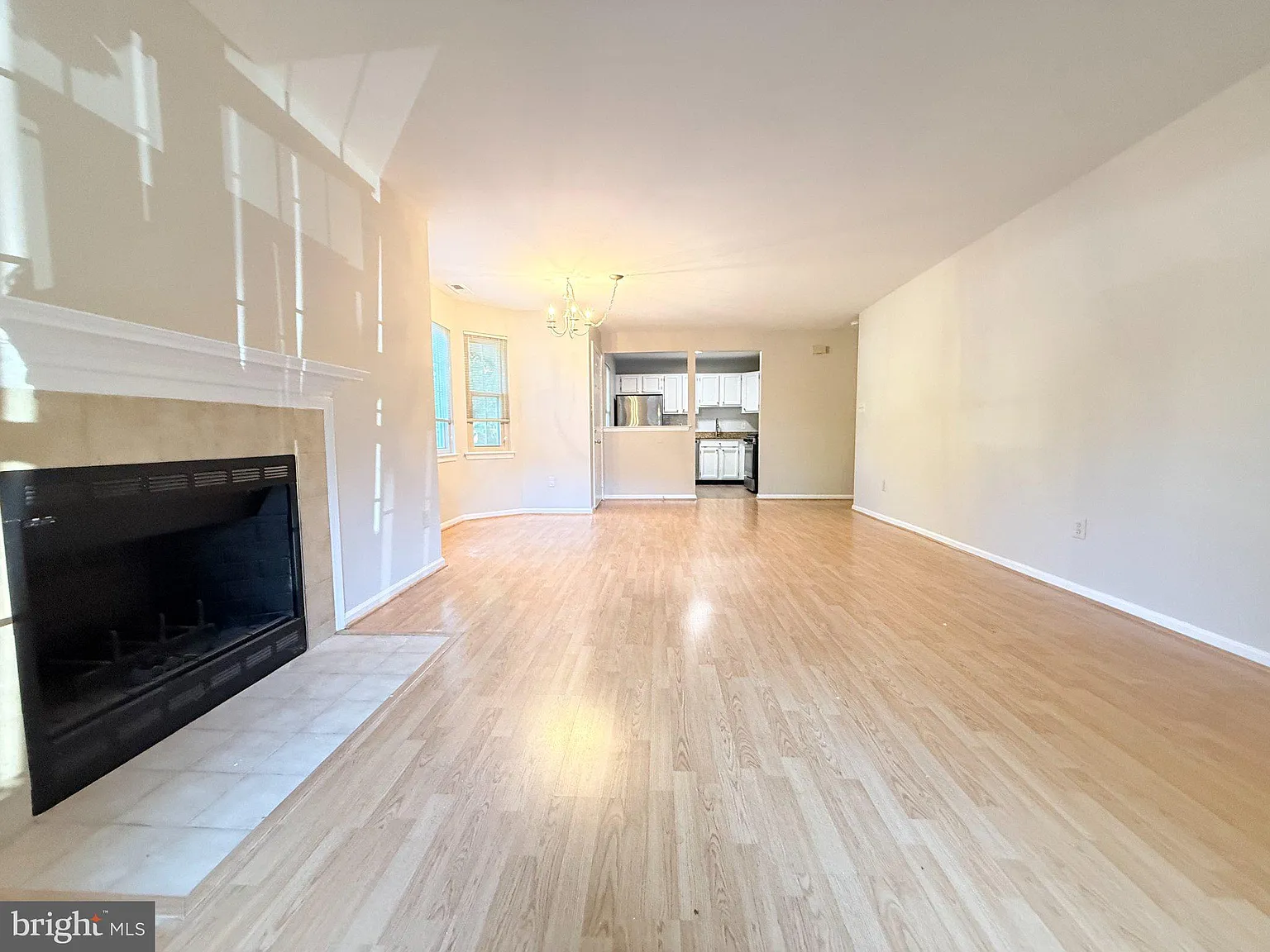 2 bed, 2.0 bath, 1130 sqft, $2,500 — Photo 2