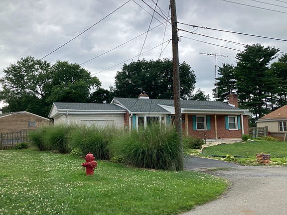 3rd image of 21 Haywood Cir