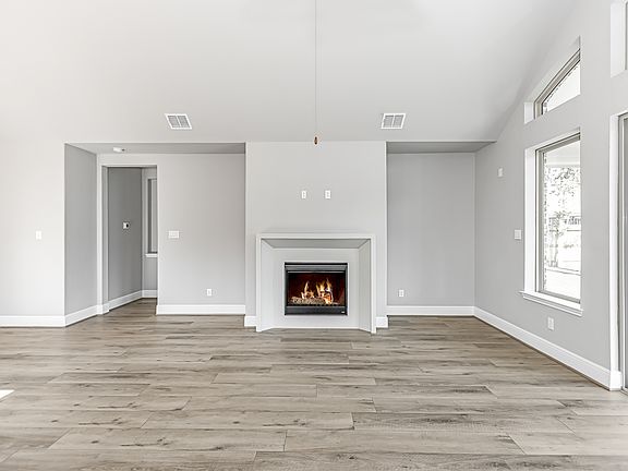 5th image of 21825 Great Falls Ct