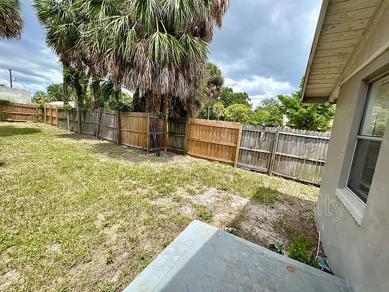 2308 E 15th Ave — Photo 21