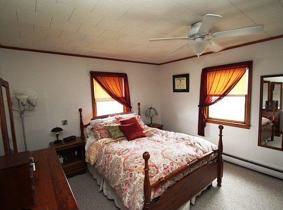 3rd image of 204 Hilltop Dr