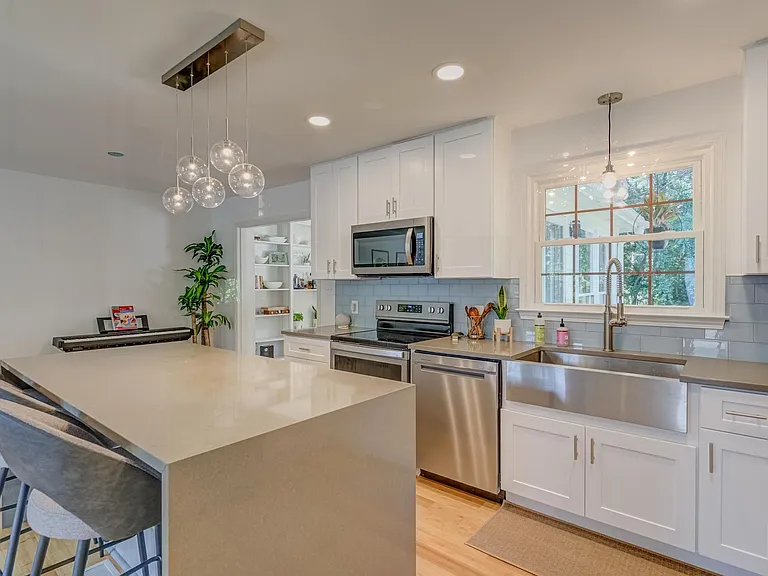 5600 Laniel Ct — Photo 9
