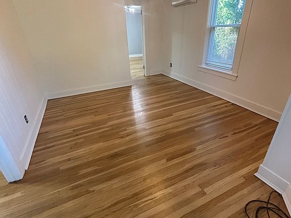 5th image of 133 S Main St APT A