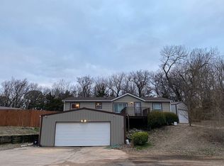 1925 N 6th St, Arkansas City, KS 67005