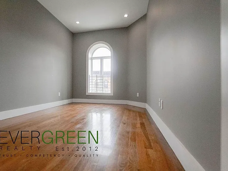 269 Linden St #A — Photo 15