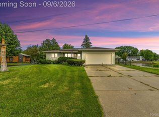 623 S Augres River Dr, Au Gres, MI 48703