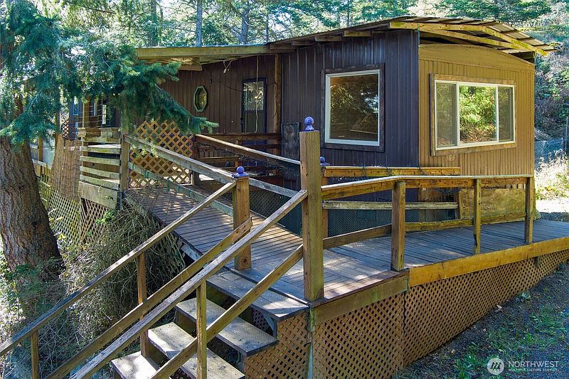 4th image of 105 Crestview Drive