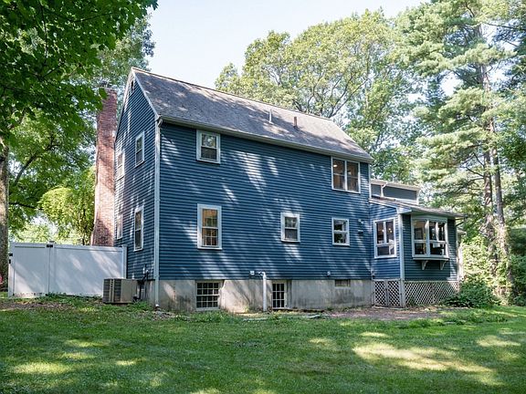 3rd image of 175 Oak St