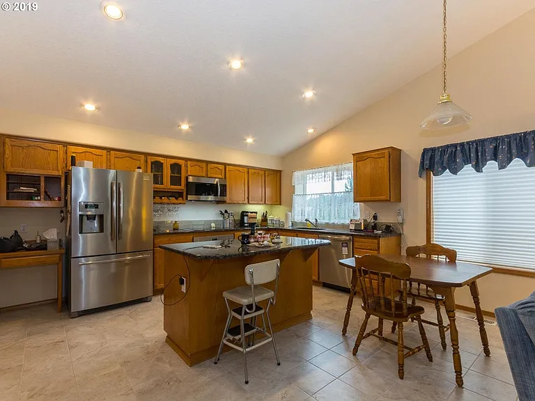 3120 SW 31st St — Photo 9