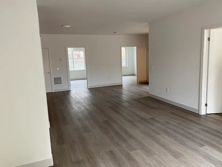 37 Antrim Cres #202 — Photo 8