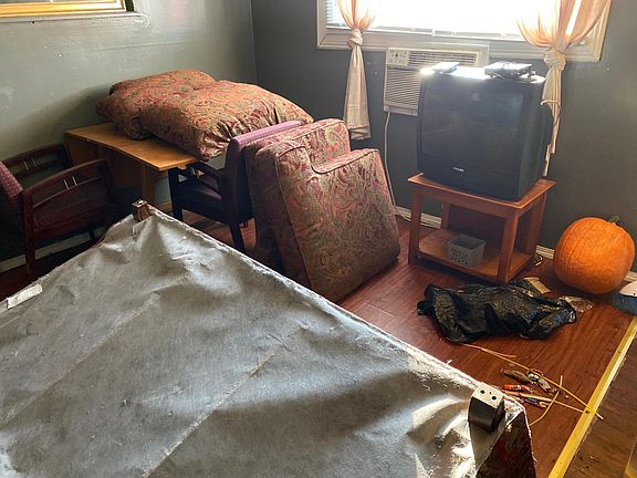 4th image of 3793 Cleveland Ave