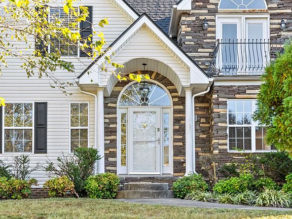 3rd image of 3487 Hickory Glen Dr