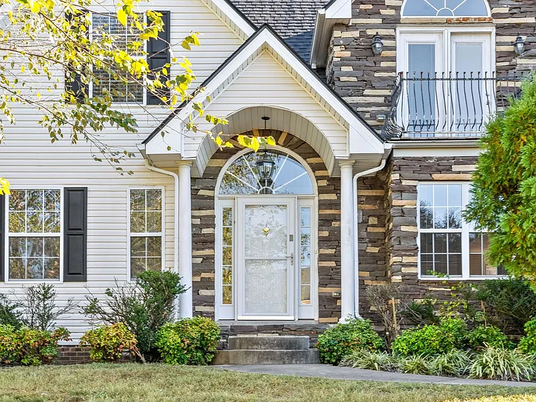 3487 Hickory Glen Dr — Photo 3