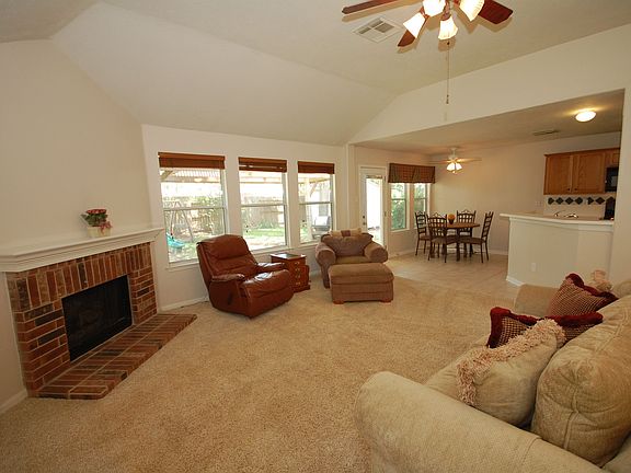 3rd image of 3103 Bay Creek Dr