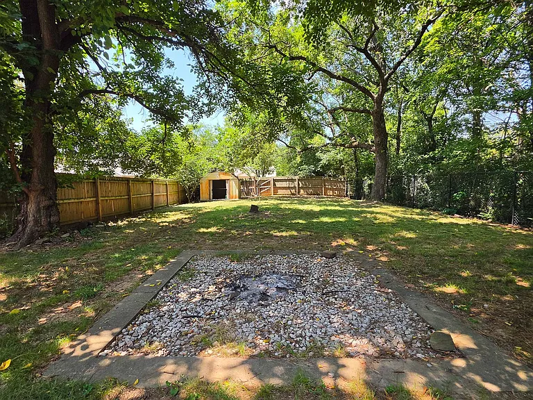 1505 N Garland Ave — Photo 17