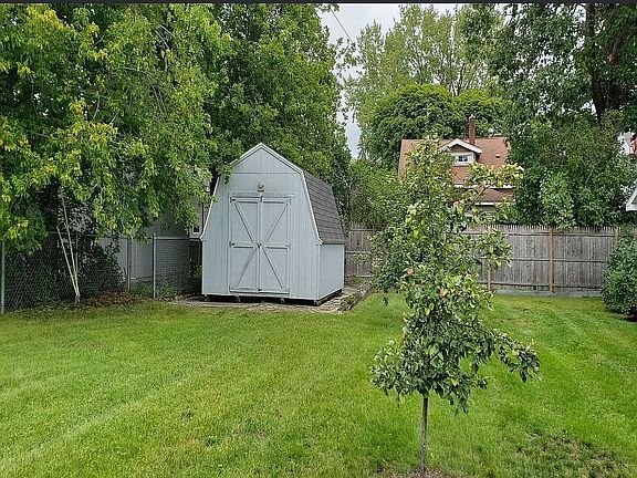 3rd image of 111 Tuttle St