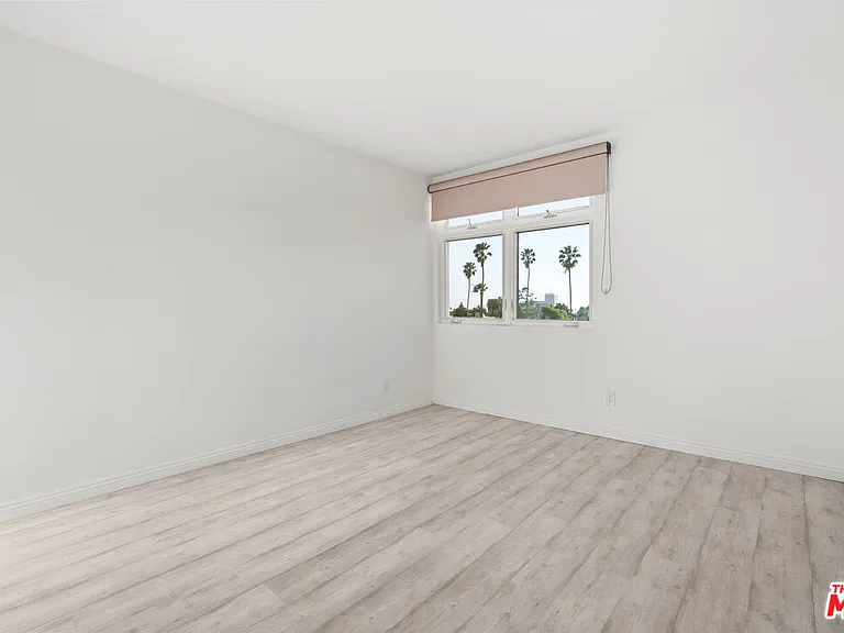 900 Euclid St #404 — Photo 13