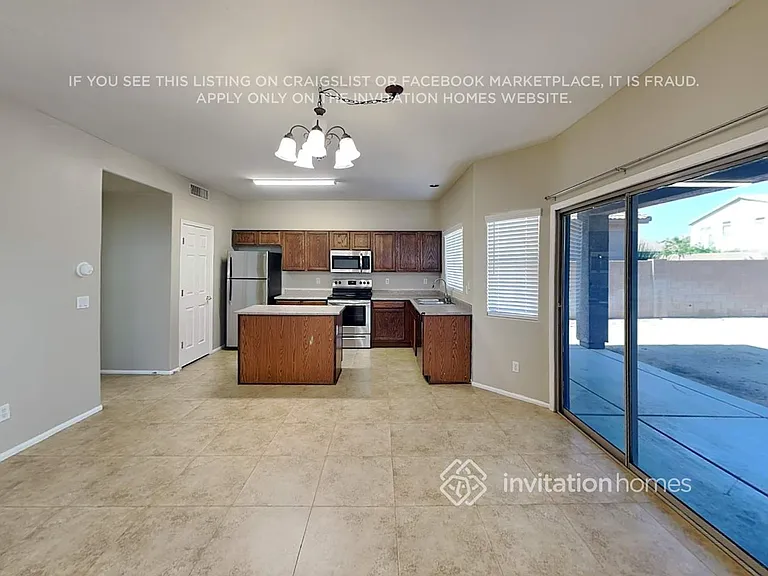 1640 S 171st Dr — Photo 5