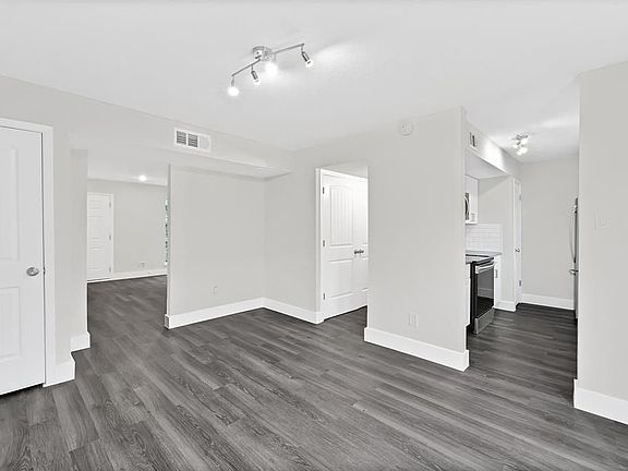 4th image of 4176 Belle Park Dr