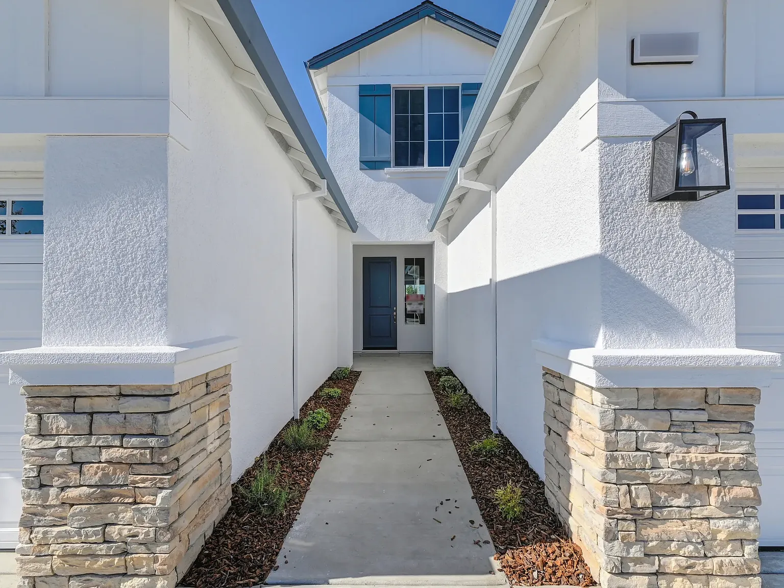 8032 Challis Cir — Photo 3