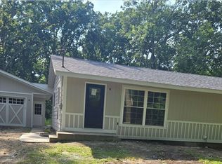 556 Upper Gardens Rd, Fontana, WI 53125