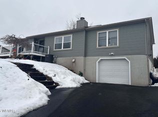 11 Forest Dr, Lock Haven, PA 17745