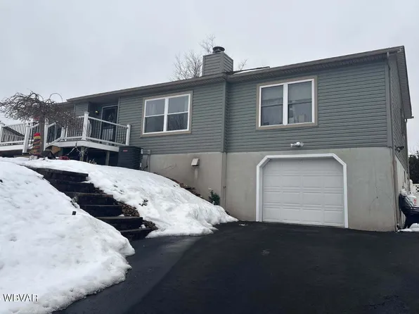 11 Forest Dr, Lock Haven, PA 17745