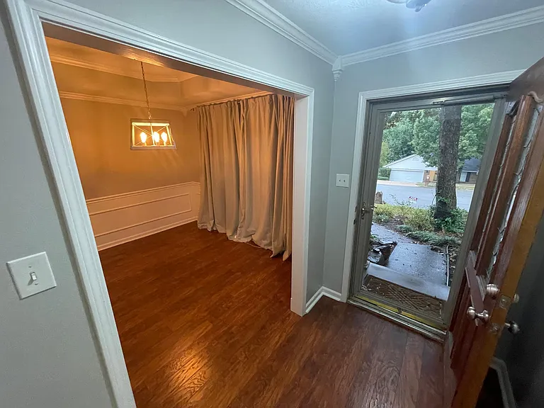 1717 Point West Dr — Photo 2