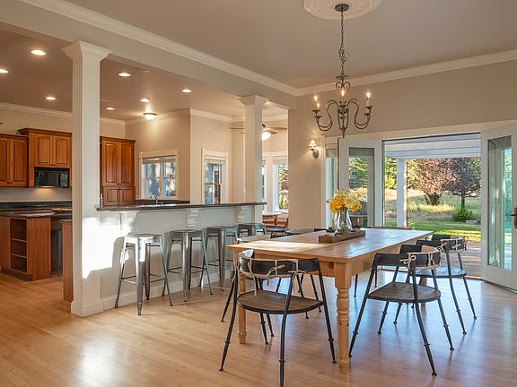 3rd image of 88 Sawmill Cir