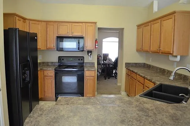 11746 Madrone Ln — Photo 3