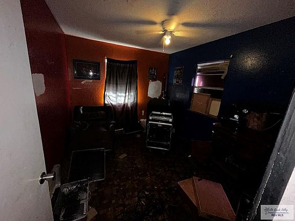 5th image of 721 W Ballard Ave