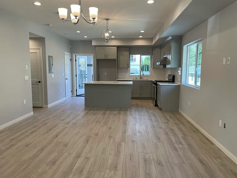 1116 N Monterey St #C — Photo 4