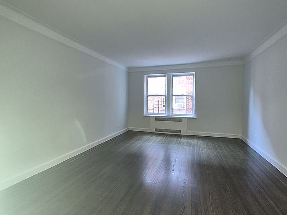 4th image of 109-05 Queens Blvd #X5