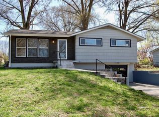 523 Santa Fe St, Leavenworth, KS 66048